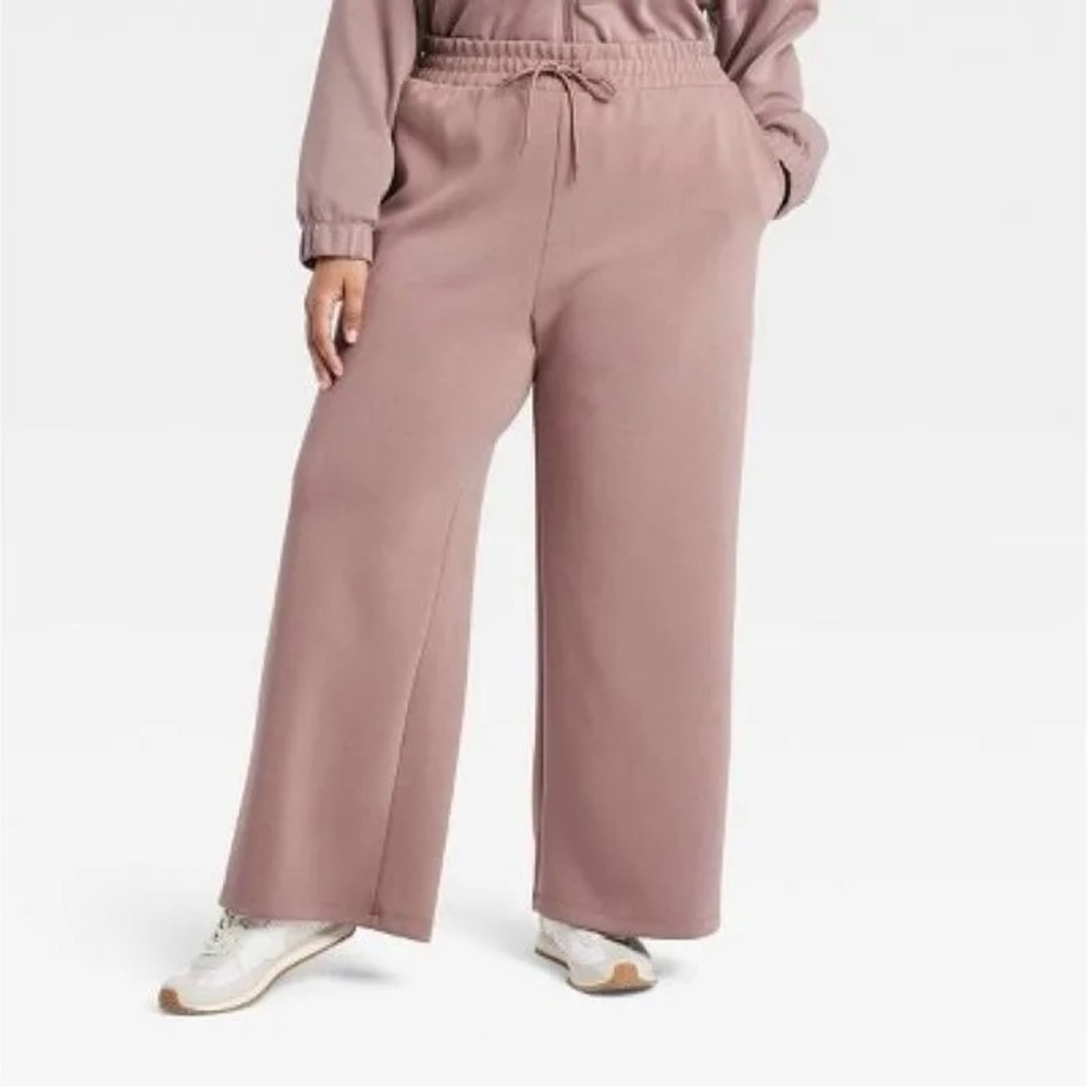 All in Motion Airy Sleek Pant- light brown - Picture 2 of 4
